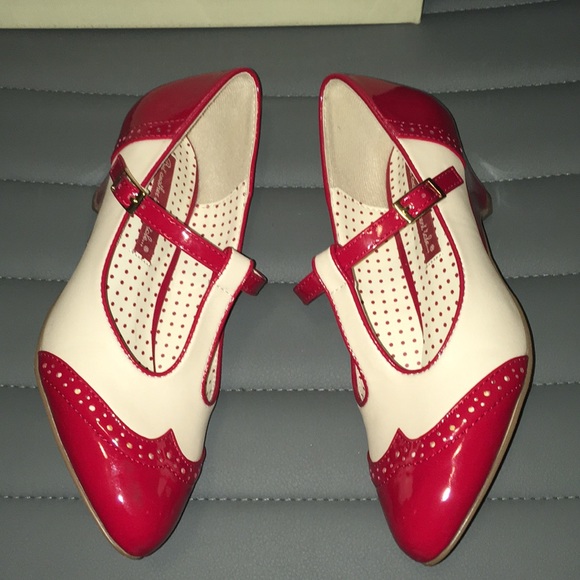 Modcloth Shoes - BAIT footwear Oxford size 7.5 red cream